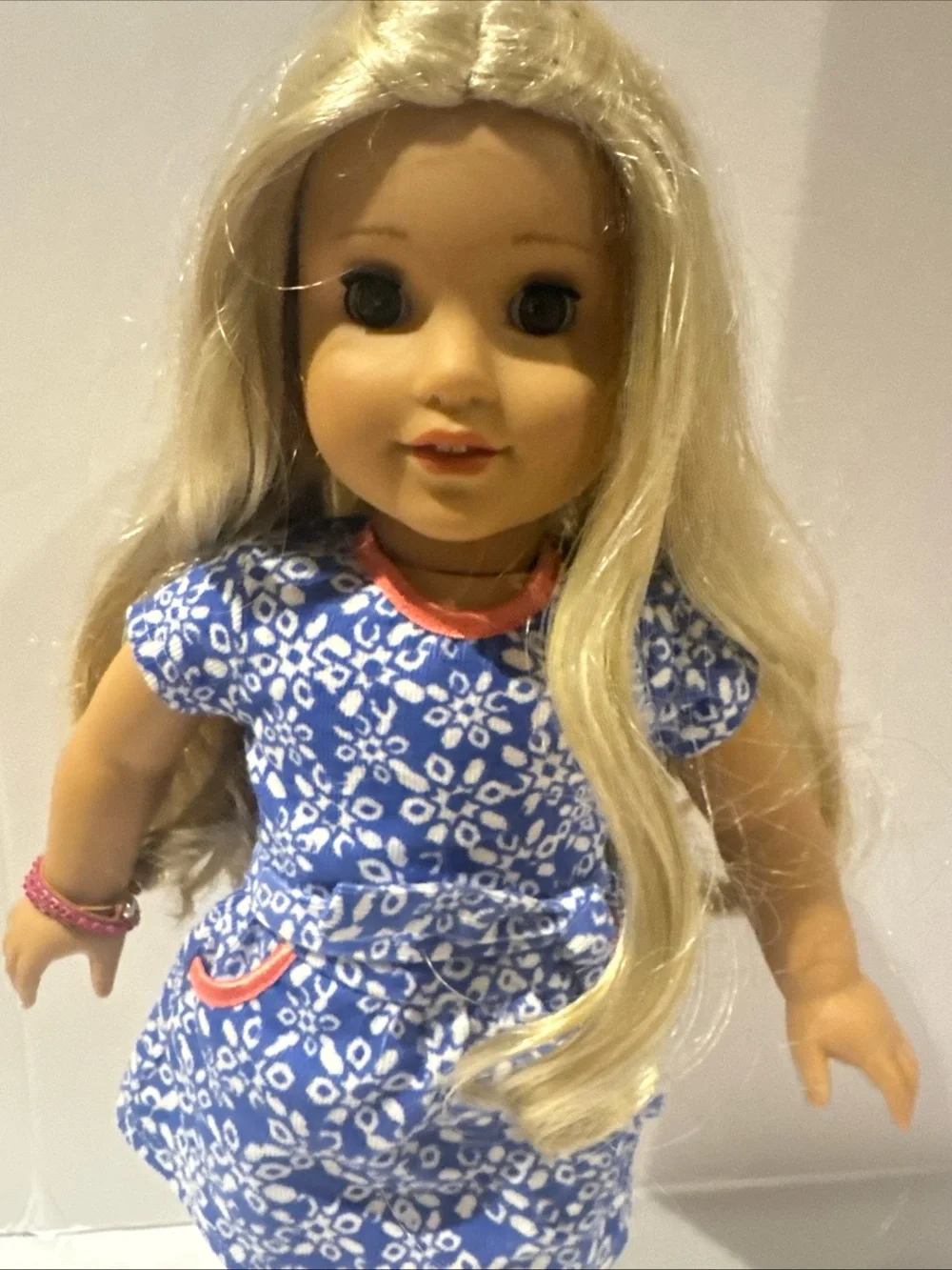 American Girl Doll Toy Truly Me Number #61 Blue Grey Eyes Blonde Curly Outfit